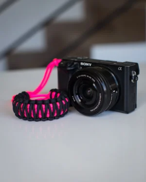 Strappser Neon Pink / Black